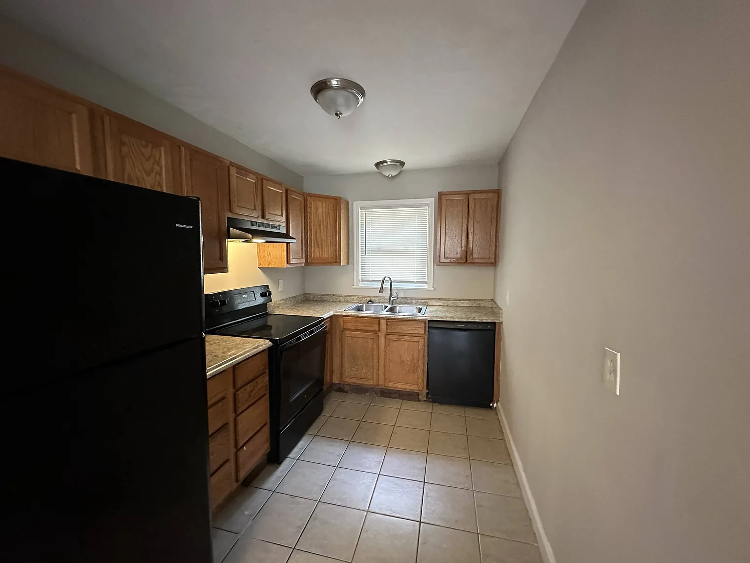 1768 Orange Hill — Photo 3