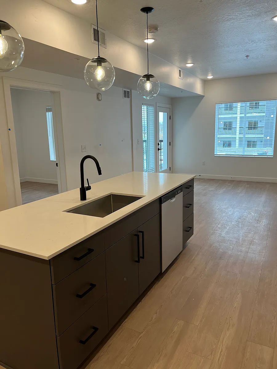 Building Photo - Promontory Place