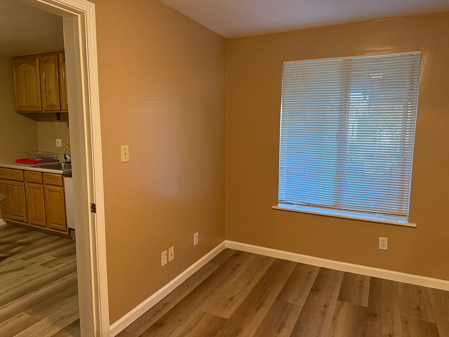 2 bed, 500 sqft, $1,400 — Photo 2