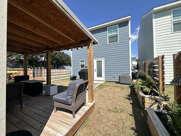 145 Coral Breeze Dr — Photo 5