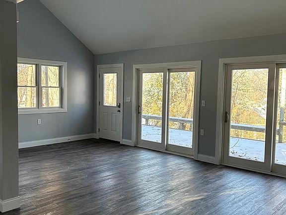 3rd image of 501 Cherry Ave