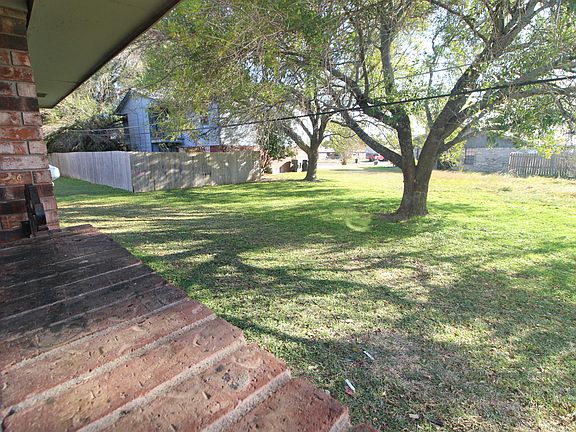 4th image of 4804 Rainbow Cir APT C