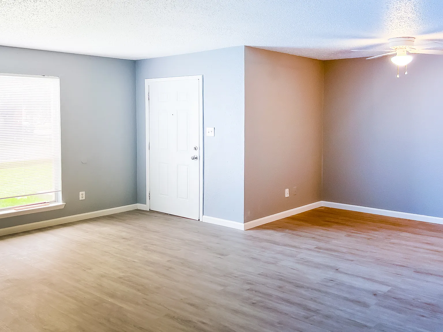 2 bed, 995 sqft, $900 — Photo 3