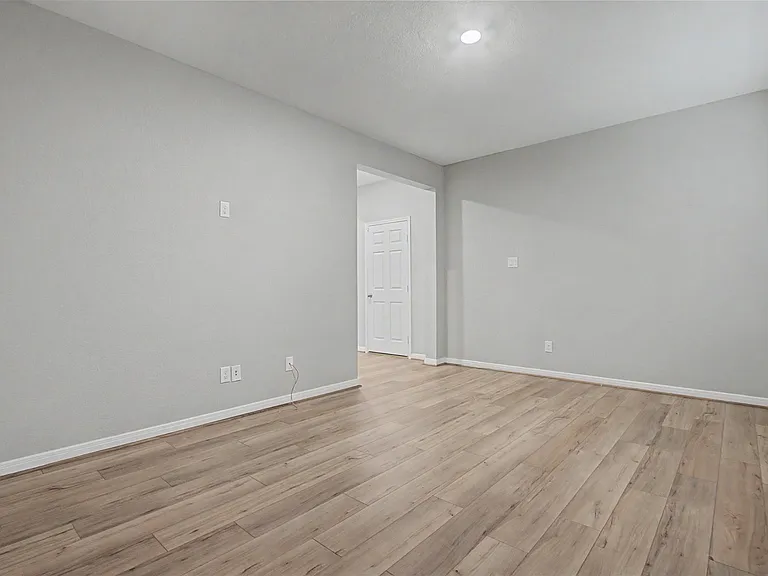 7219 Escondido Dr — Photo 11
