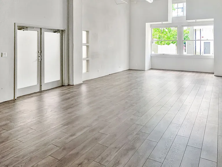 715 J St — Photo 23