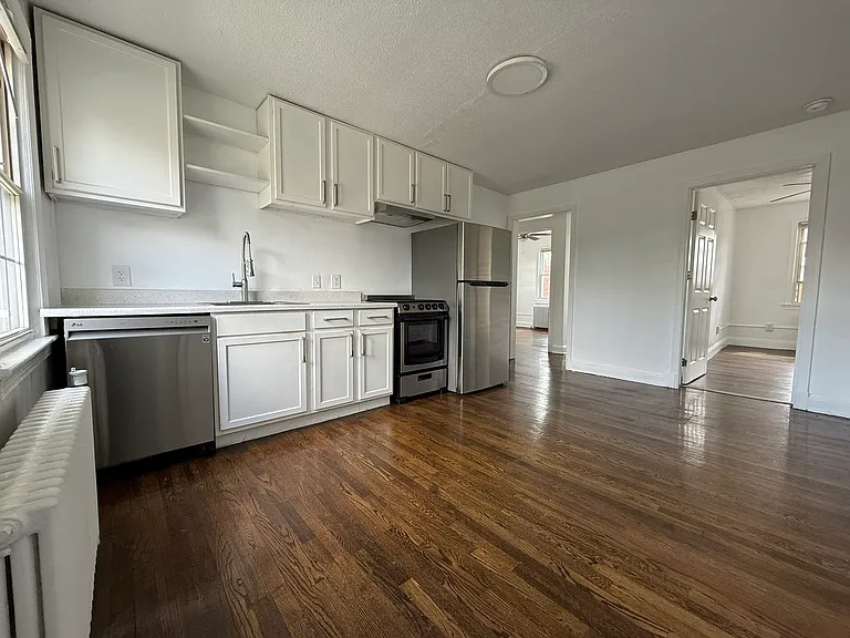 2425 E St NE #3 — Photo 7