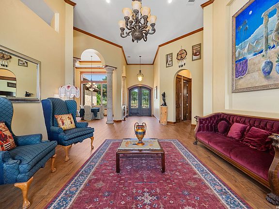 4th image of 315 HACIENDA PL