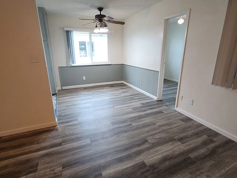 4450-52 Rosebud Ln — Photo 3