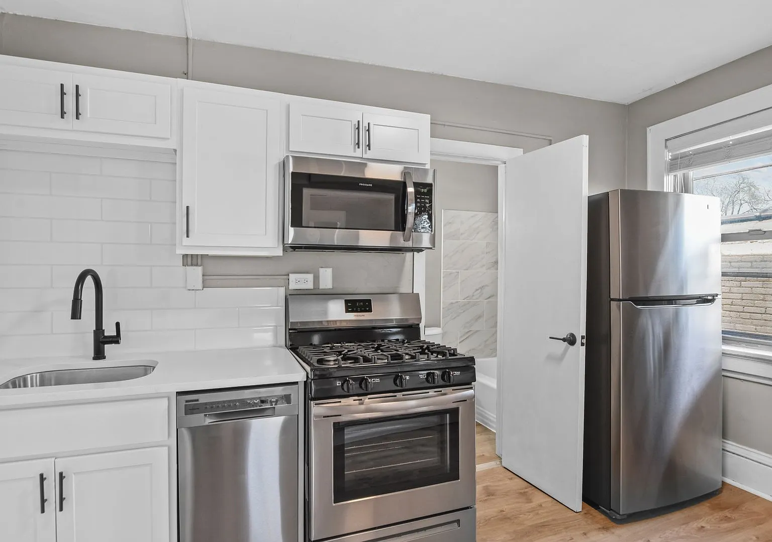 1216 Williamson St — Photo 4