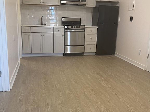 4th image of 11411 NE 86th St #B