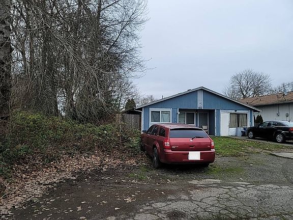 3rd image of 701 E 68th St