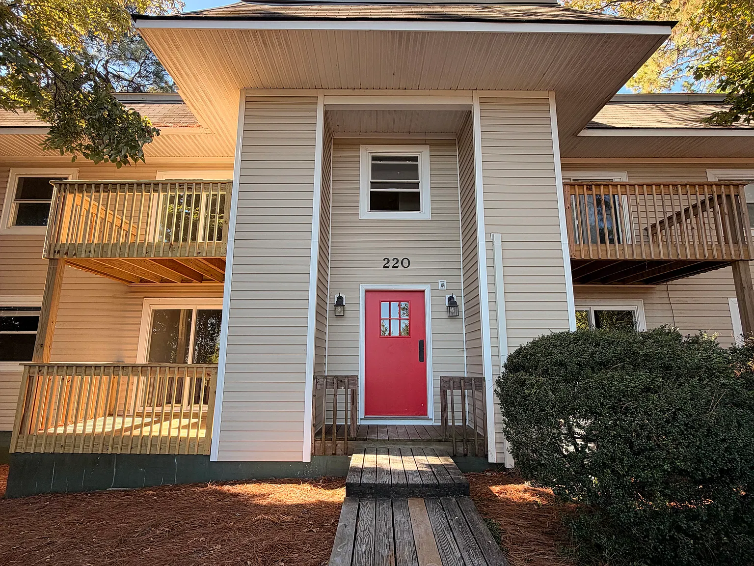 1 bed, 700 sqft, $1,100 — Photo 1