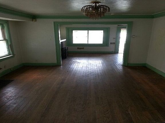 4th image of 3520 Cleveland Ave