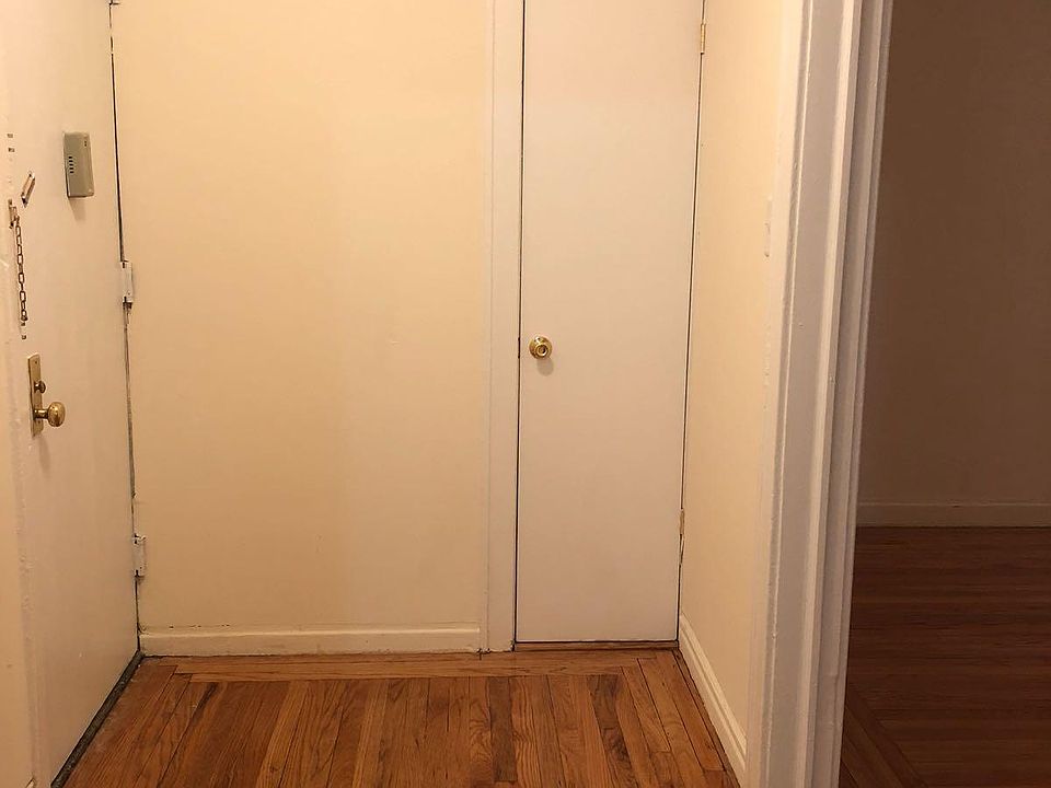 1st image of 44 Park Ave APT 3