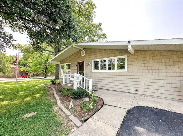 1307 Beech St, Marshall, IL 62441