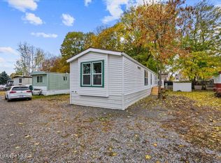 118 E Midtown Ln, Hayden Lake, ID 83835