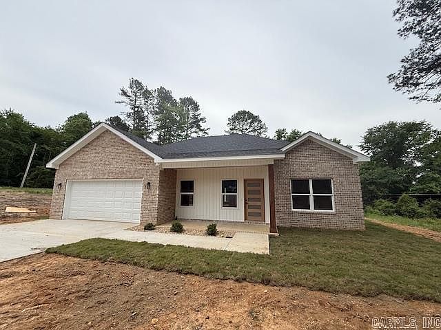 1st image of 5 Lynwood Dr