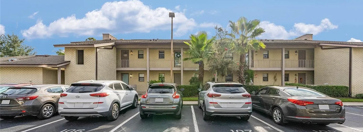 2 bed, 890 sqft, $1,800 — Photo 1