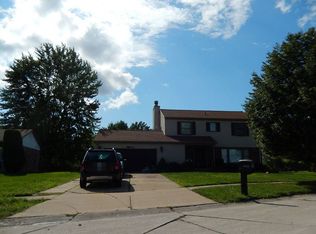 38824 Meadowlawn St, Wayne, MI 48184
