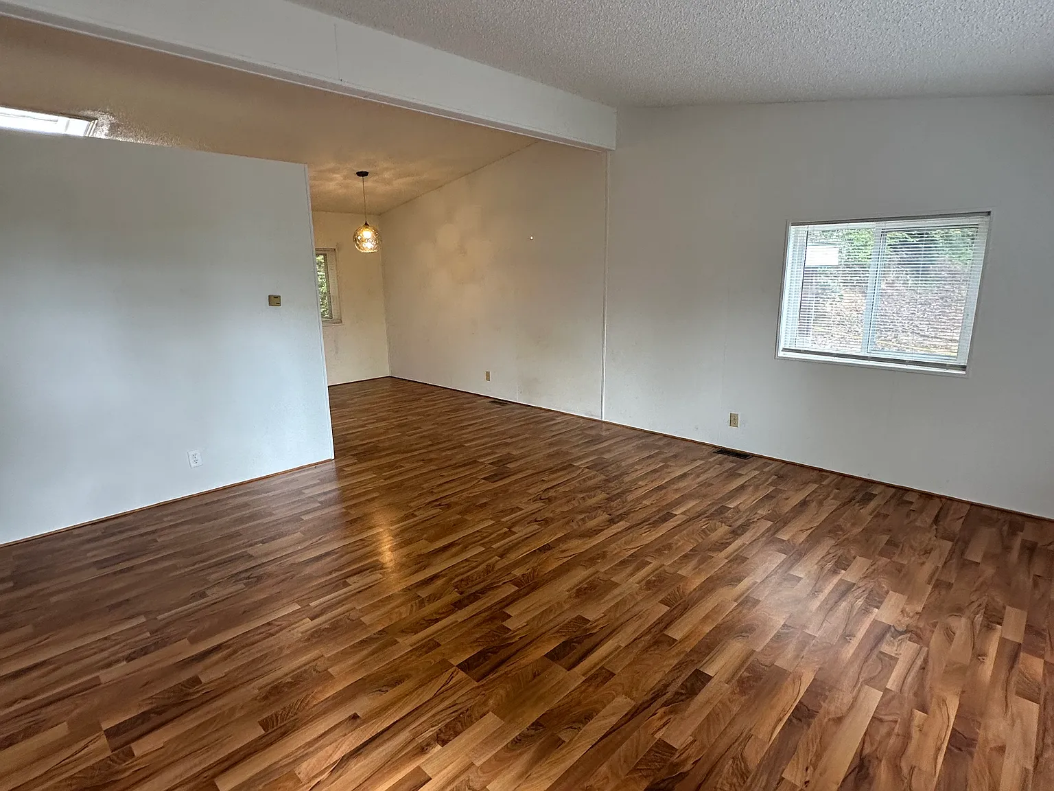 111 E Woodlane Dr — Photo 2