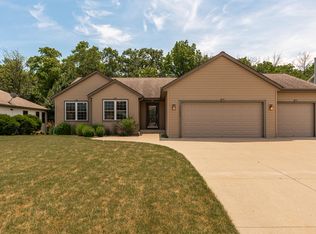 8235 Doe Glen Ct, Racine, WI 53406
