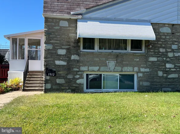 1912 Tomlinson Rd, Philadelphia, PA 19116