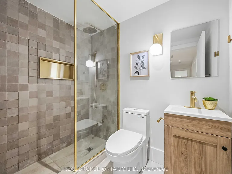 102 Boultbee Ave #C — Photo 15