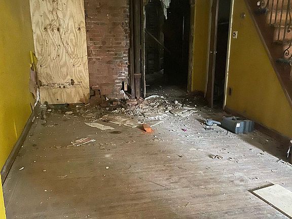 2nd image of 3043 N Bonsall St