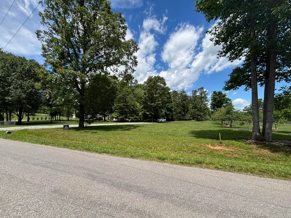 415 Strawberry Banks Dr #3, Moneta, VA 24121