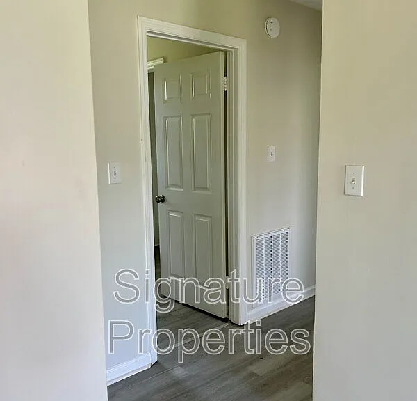 412 Virginia St — Photo 4