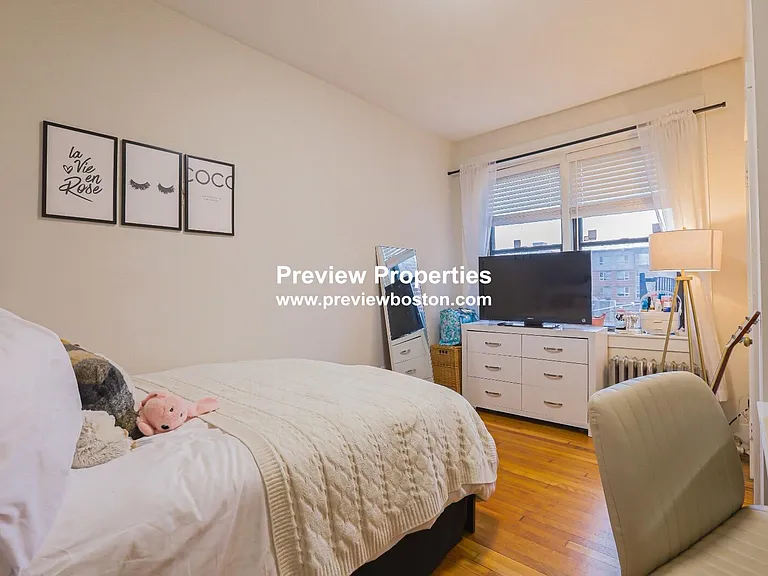 Gorham St — Photo 14