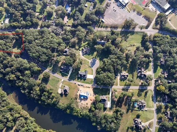 114 Cherokee Dr, Livingston, AL 35470