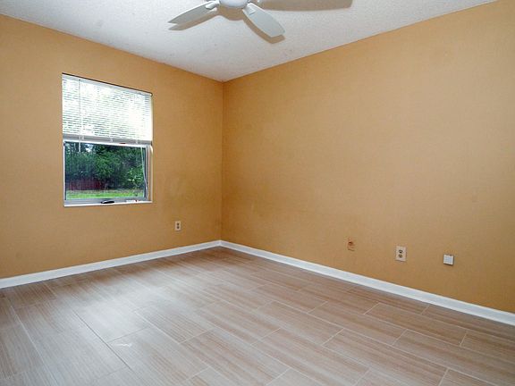 4th image of 121 DOLPHIN Boulevard
