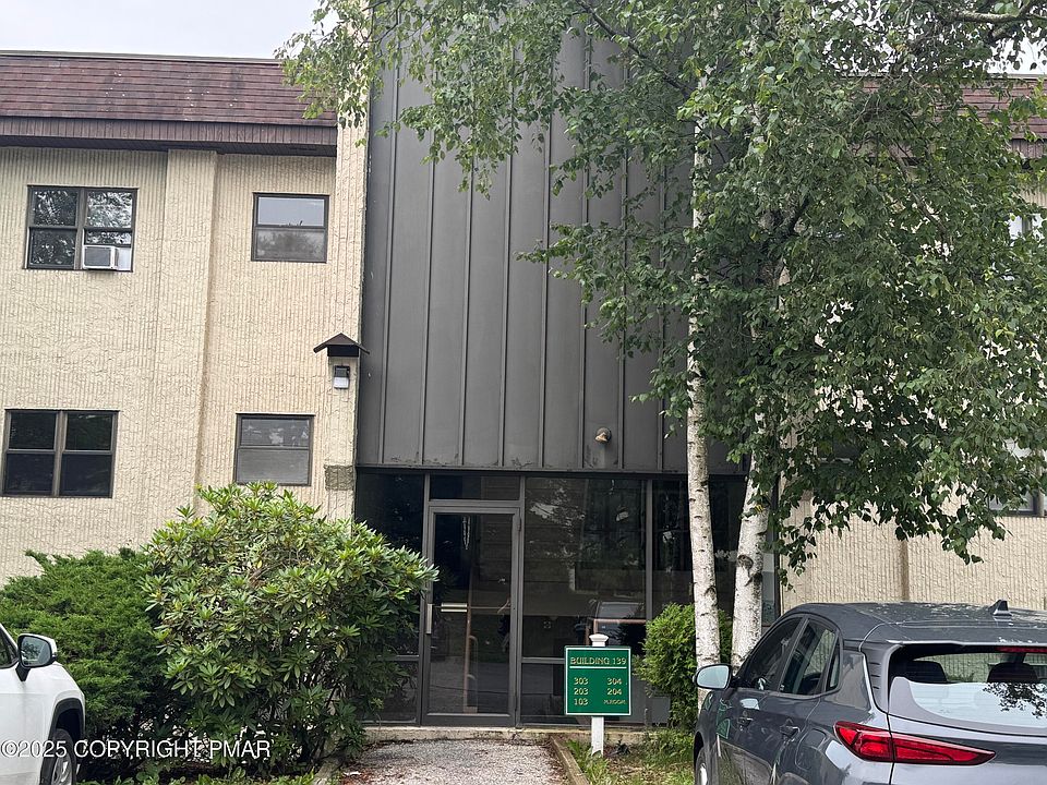 1st image of 139 Foxfire Dr APT 204
