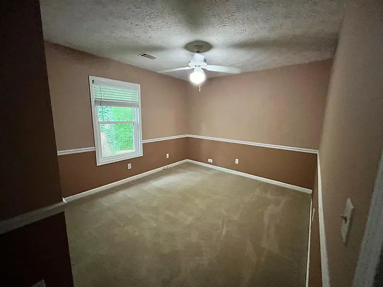 172 Kathryn Dr — Photo 9