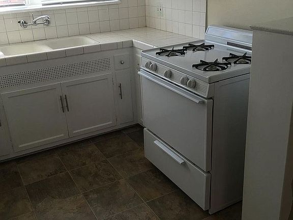 4th image of 518 N Normandie Ave #1803