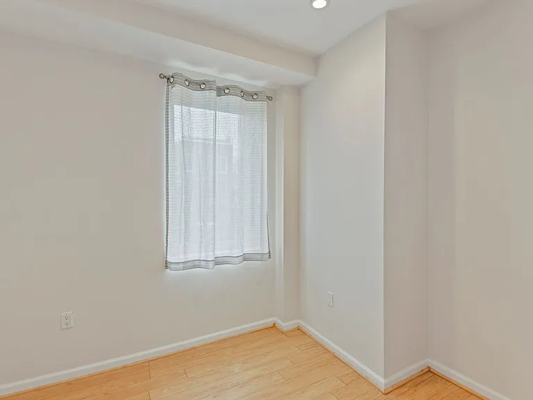 329 Rhode Island Ave NE #103 — Photo 23