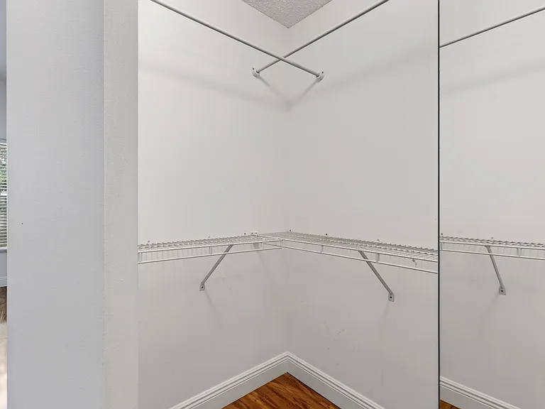 5225 Brookview Dr — Photo 70