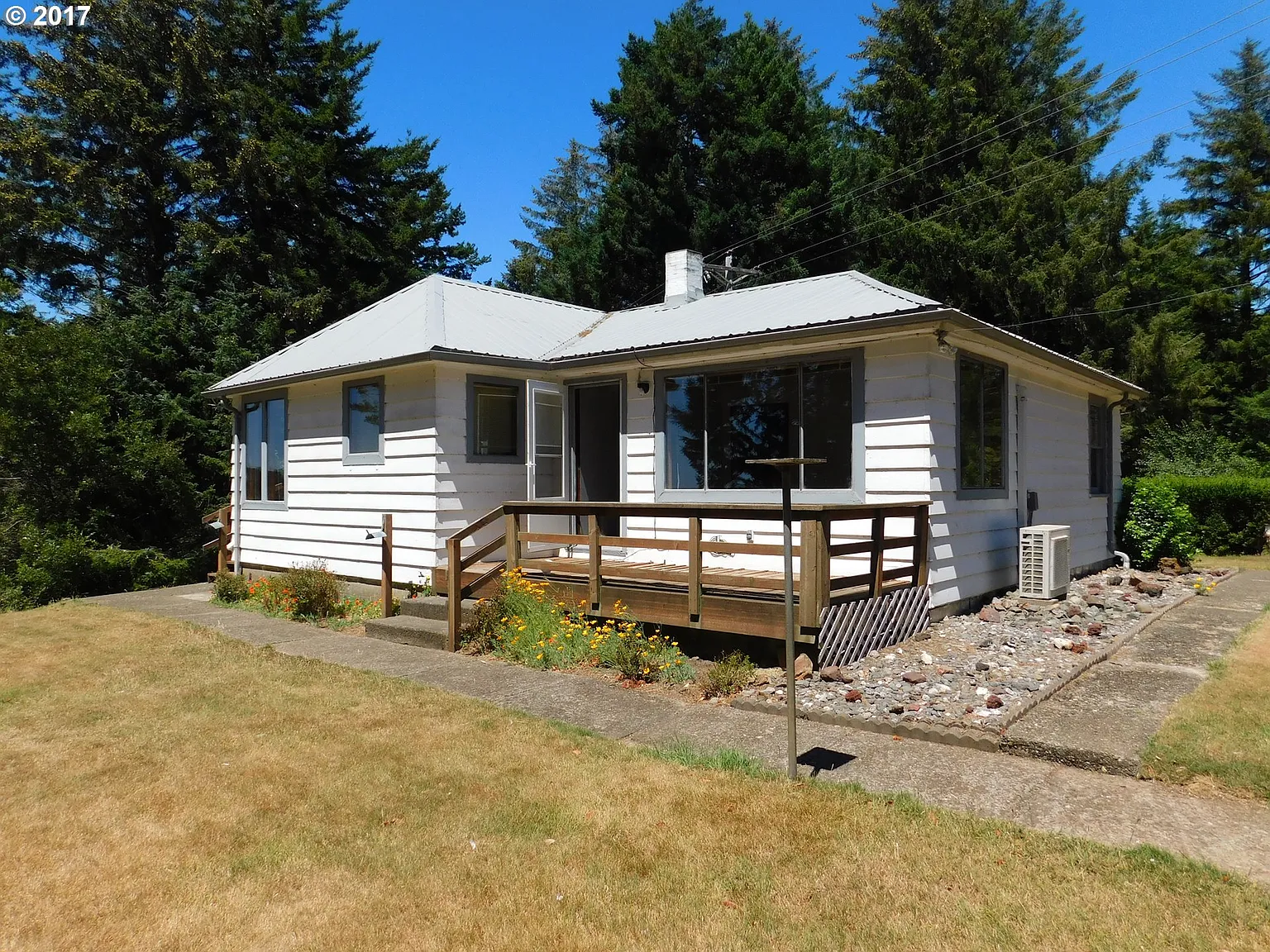 41627 Highway 101 photo 1