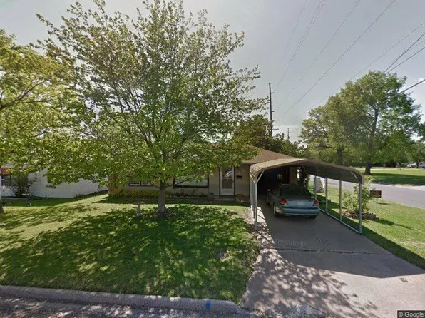 640 N 1st St, Iola, KS 66749