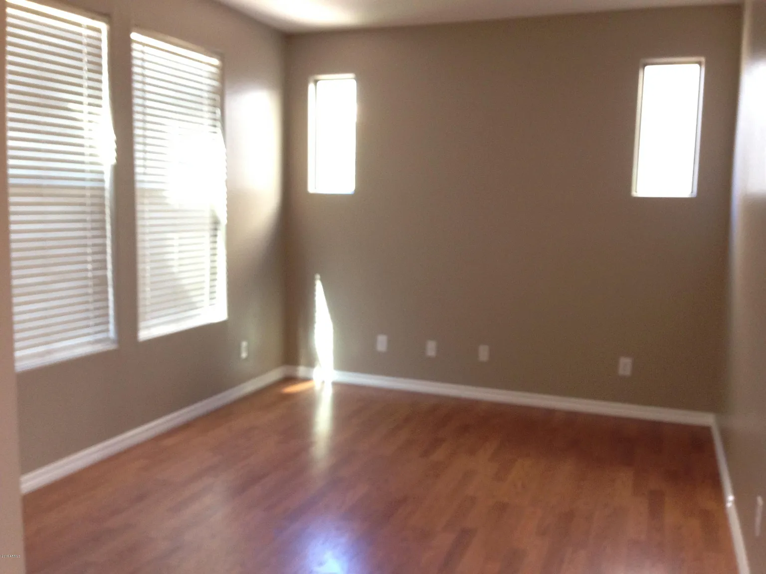 3 bed, 2.5 bath, 1480 sqft, $2,100 — Photo 2
