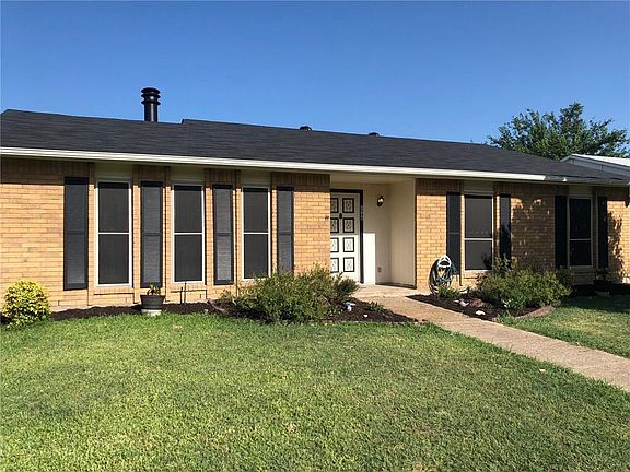 2nd image of 3948 Dickens Dr