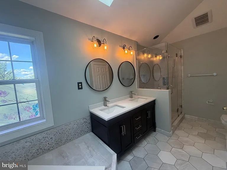 714 Marcus Cir — Photo 37