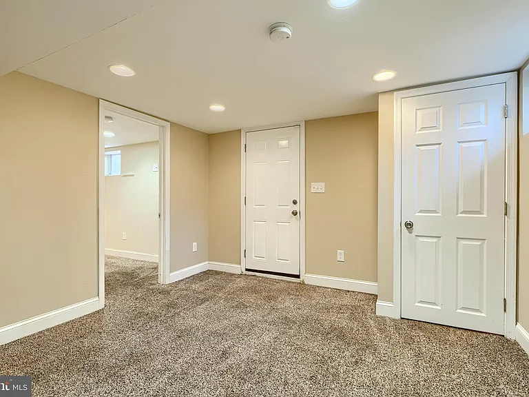 6110 Everall Ave — Photo 19