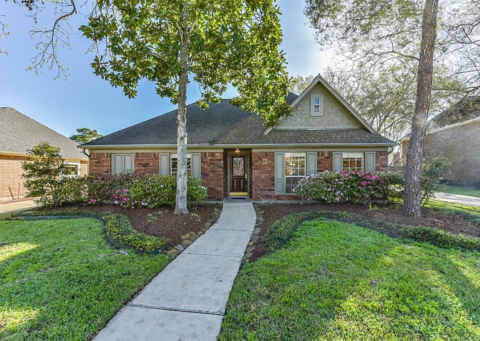1st image of 2109 Royal Oaks Drive