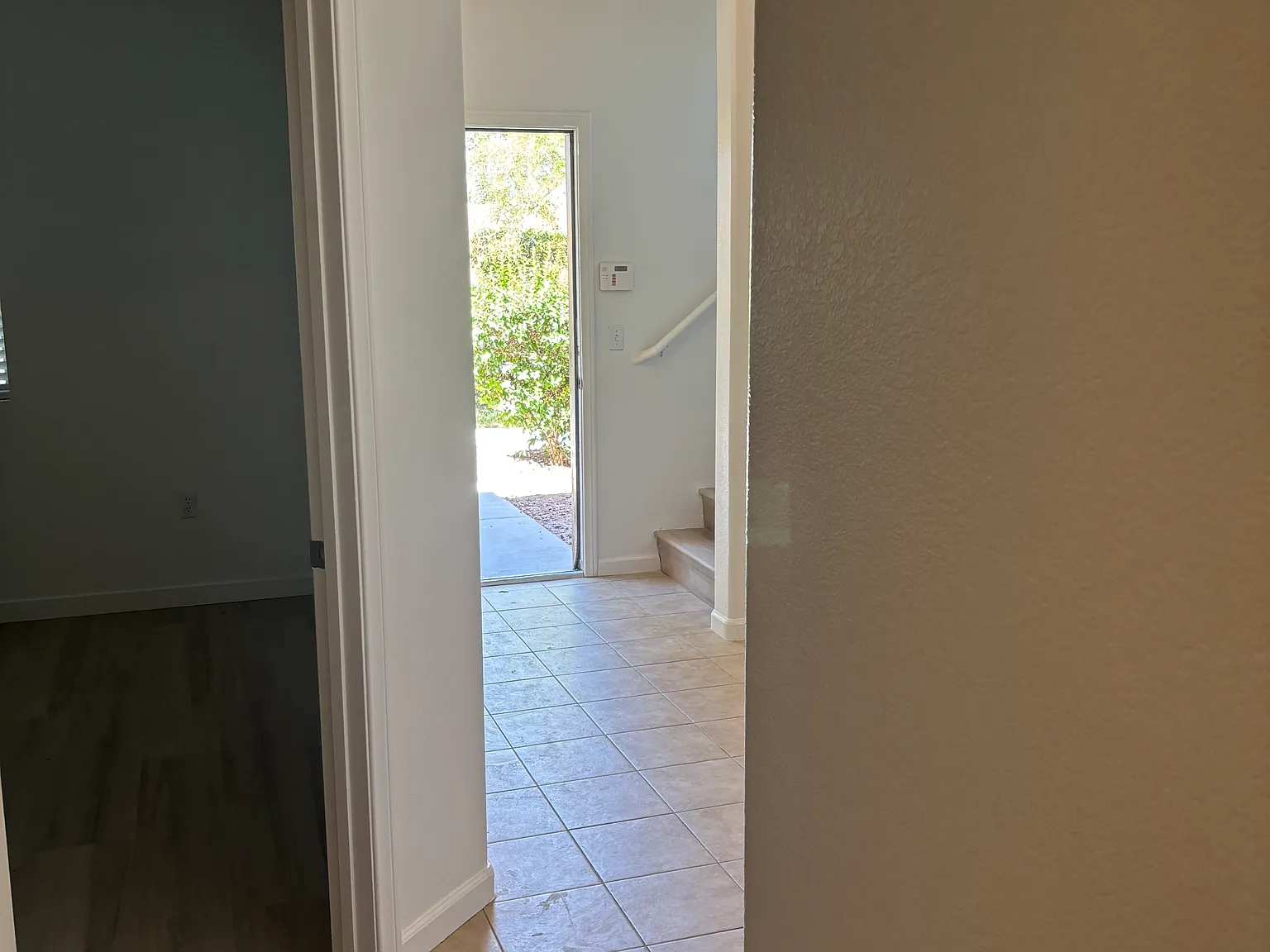3 bed, 1672 sqft, $1,900 — Photo 3