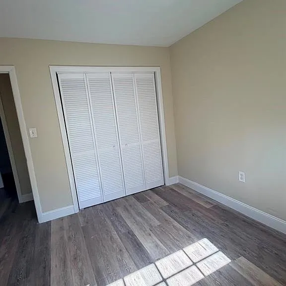 3080 Linwood Ave — Photo 10