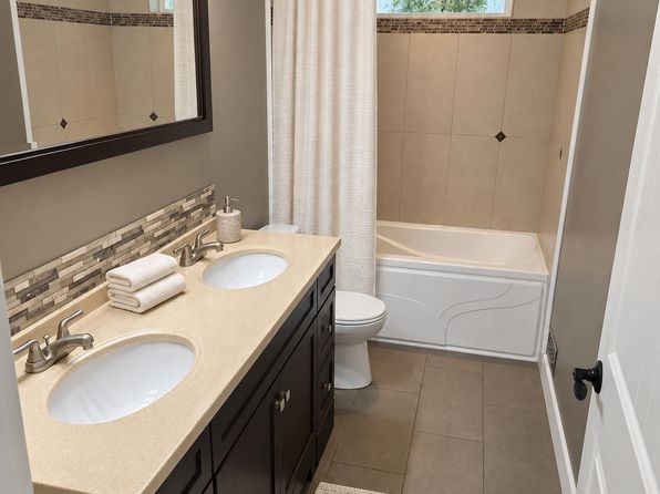 3 bedroom rental in Surrey — photo 14