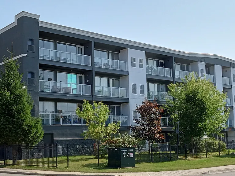 95 Barrie Rd — Photo 1
