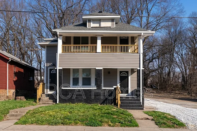 3 bed, 2.0 bath, 1300 sqft, $1,500 — Photo 2